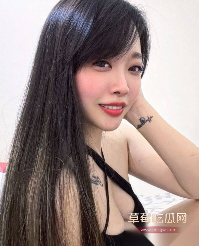 某音巨乳嫩妹恋爱后自拍露点 16
