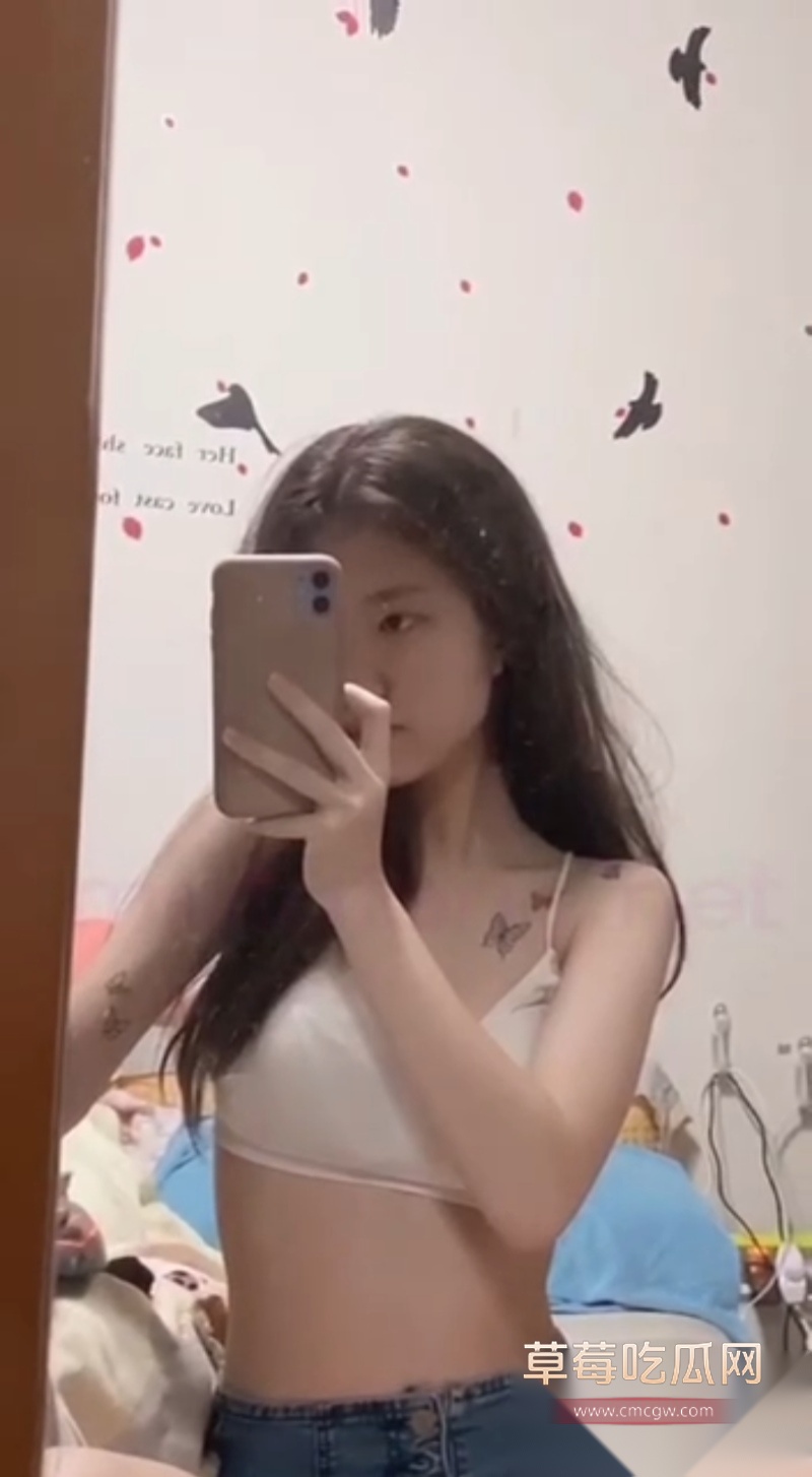 某音巨乳嫩妹恋爱后自拍露点 10