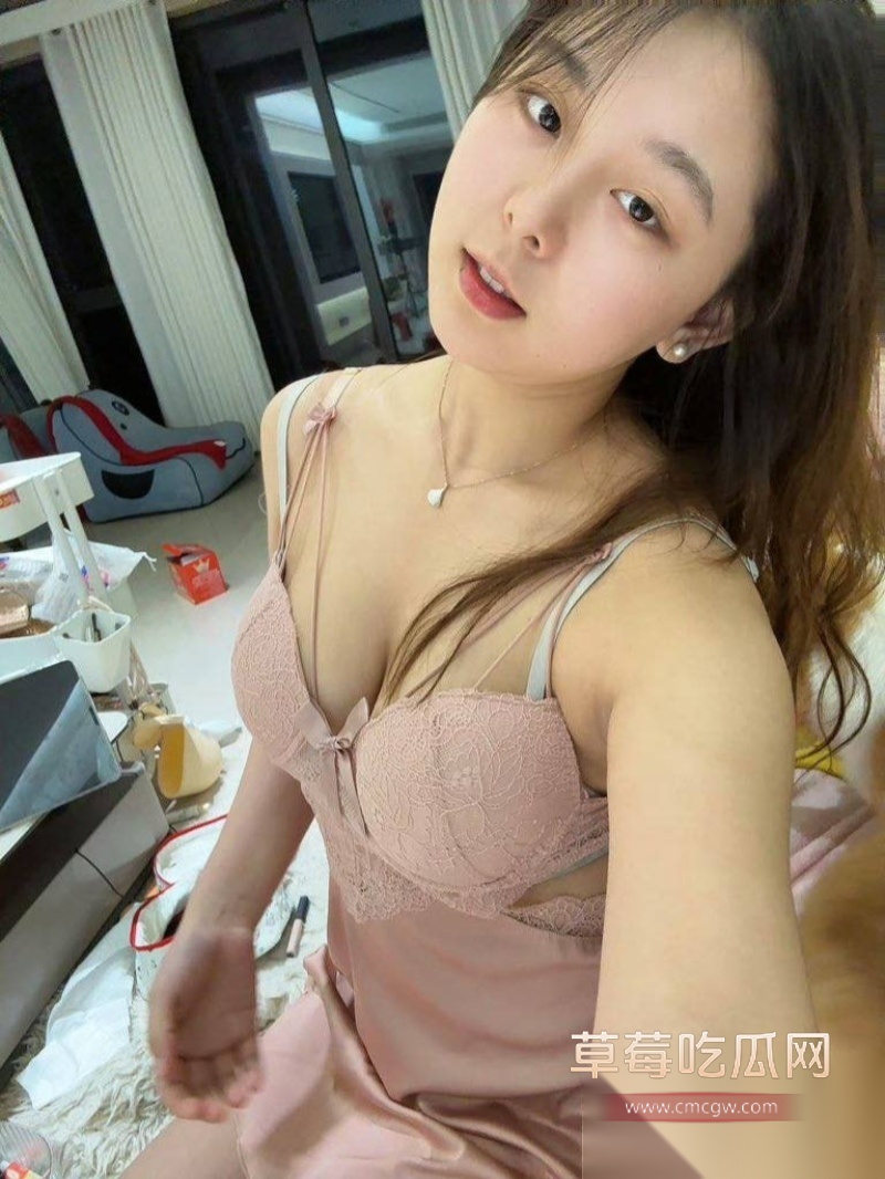 抖音百万微胖女网红 白桃乌龙茶 32
