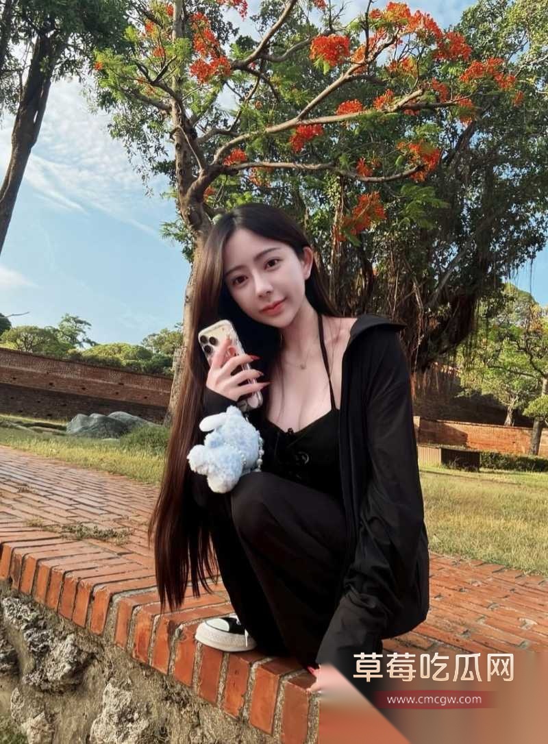 IG高颜巨乳嫩妹 jie.e2 10 IG高颜巨乳嫩妹 jie.e2 10