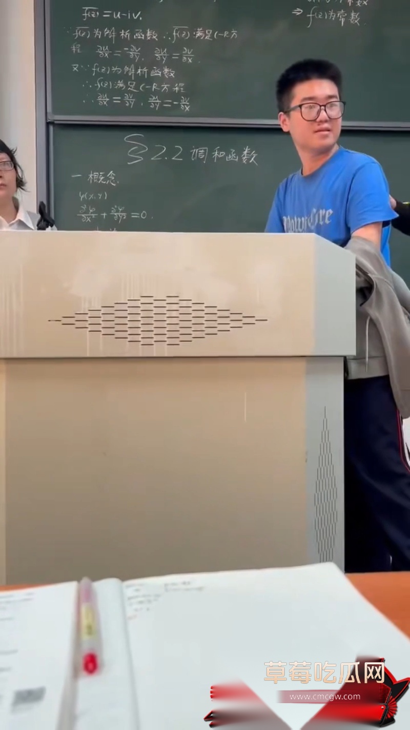 上海第二工业大学爆火的大学生 杀神 6 上海第二工业大学爆火的大学生 杀神 6