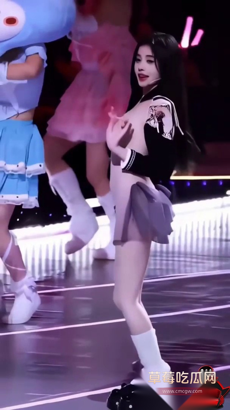 AI魔改多位明星和抖音女网红全裸热舞 12 AI魔改多位明星和抖音女网红全裸热舞 12