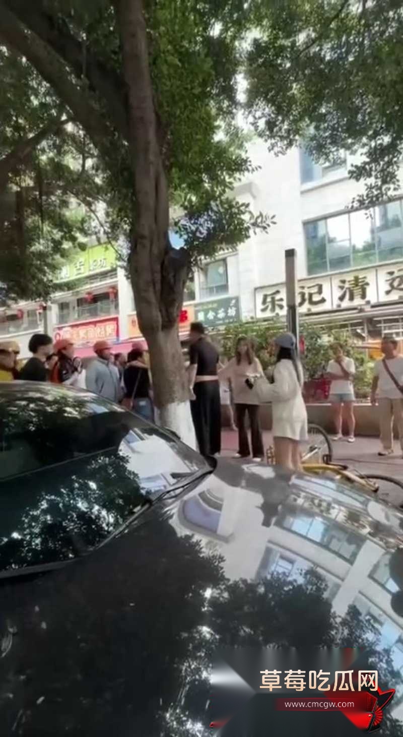反差小三无耻公开身份 原配抓奸捉丈夫出轨9 反差小三无耻公开身份 原配抓奸捉丈夫出轨9