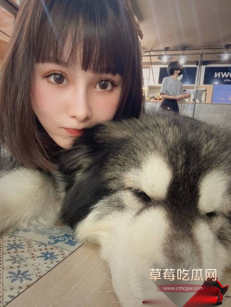 超骚齐刘海人妻自拍裸照合集流出 1 超骚齐刘海人妻自拍裸照合集流出 1