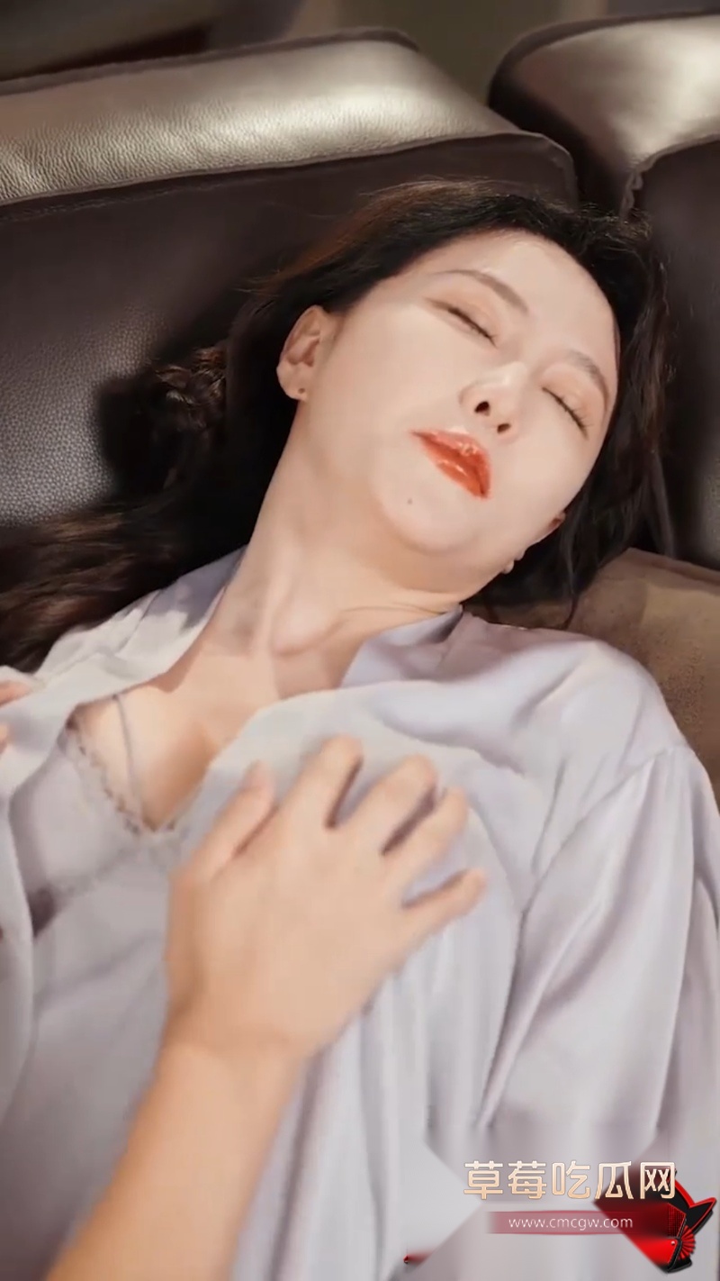 擦边短剧 深夜催乳师vs压抑的嫂子 12 擦边短剧 深夜催乳师vs压抑的嫂子 12
