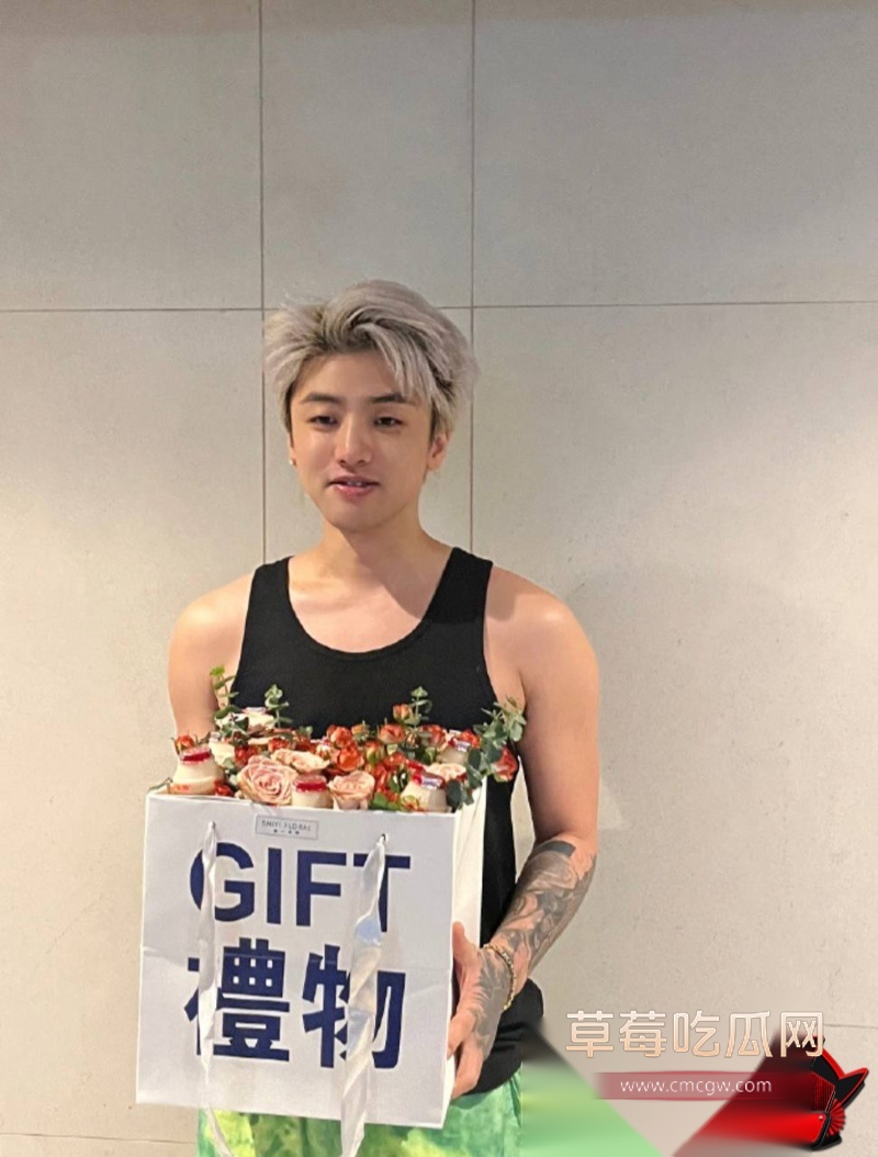 百万粉英雄联盟天才中单icon谢天宇 54 百万粉英雄联盟天才中单icon谢天宇 54