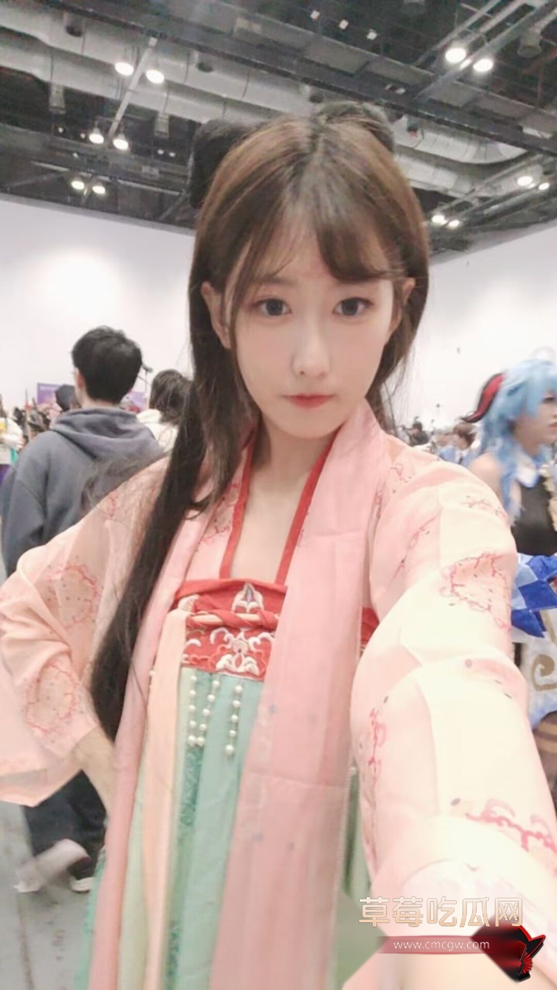 余堇晗 脖子栓狗链被玩弄11 余堇晗 脖子栓狗链被玩弄11
