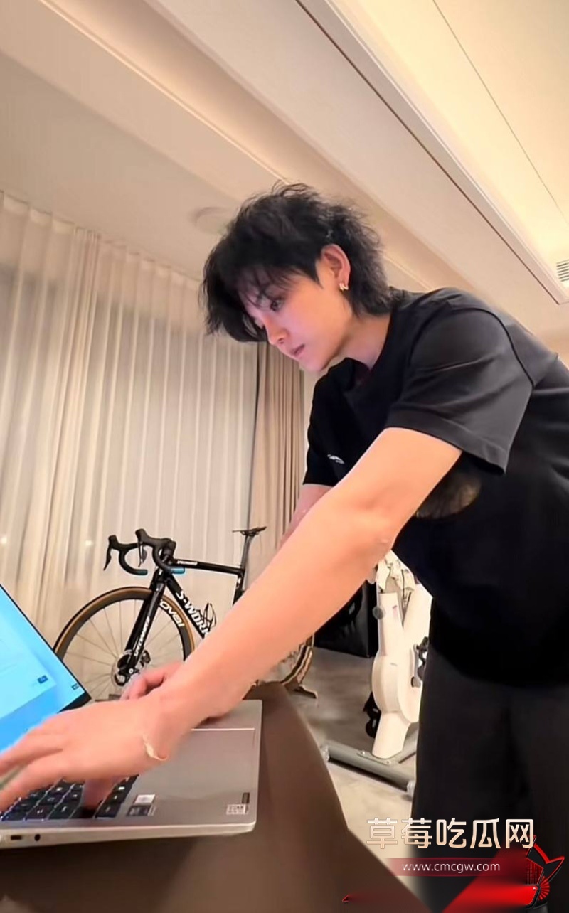 抖音21万粉女网红 凯凯kai 27 抖音21万粉女网红 凯凯kai 27