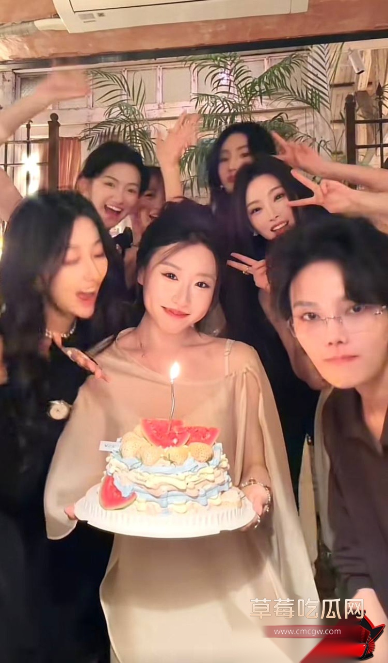 抖音21万粉女网红 凯凯kai 28 抖音21万粉女网红 凯凯kai 28