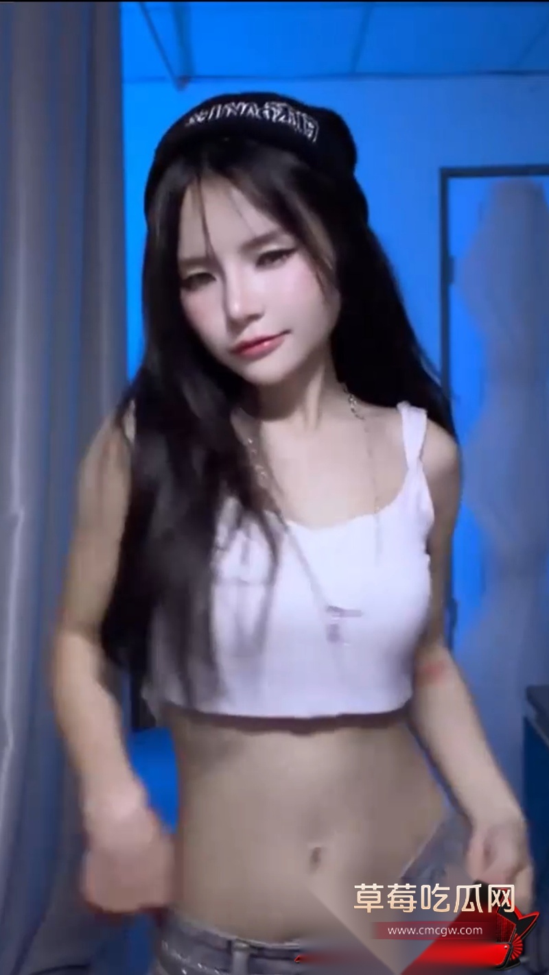 贵州苗族瀑布女孩 2
