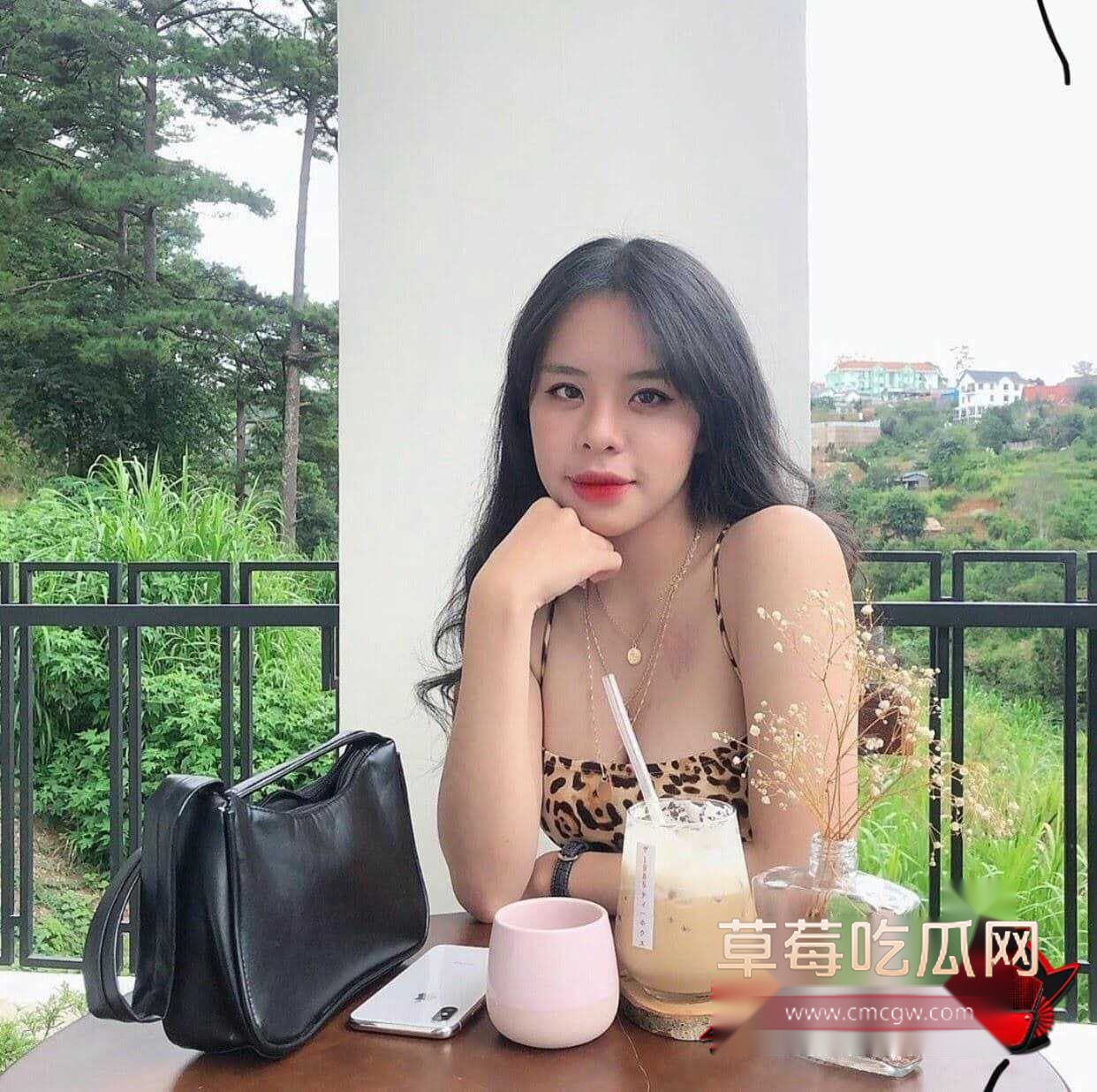 瓜友投稿曝光大奶越南妹2