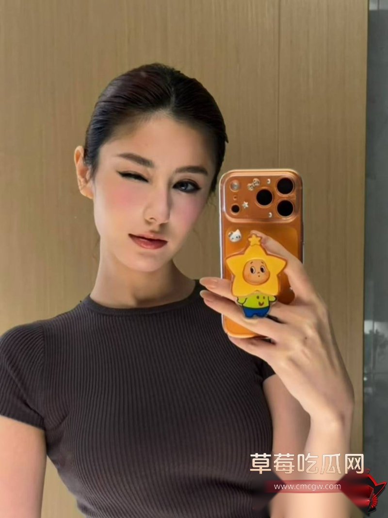 小远ovo被扇屁股埋头口交激战2
