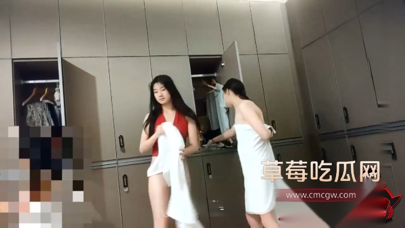 最新温泉会所女更衣室偷拍 6