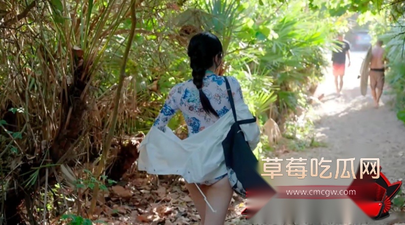公共厕所爆操无毛嫩穴4