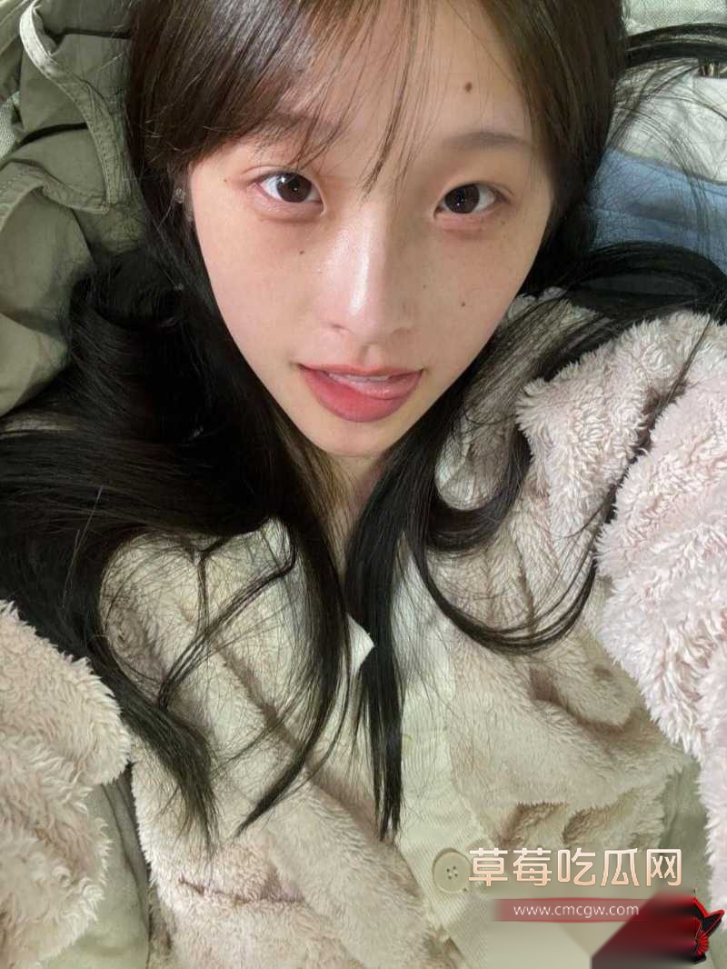 长沙大二学妹陈苏霖裸拍流出3