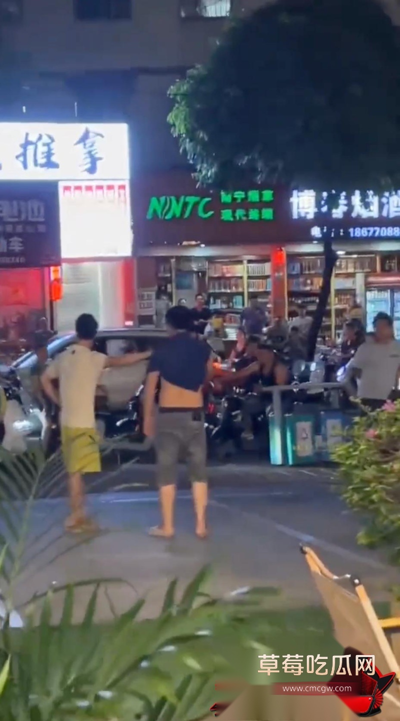 男同争风吃醋兄弟暴打男小三4 男同争风吃醋兄弟暴打男小三4