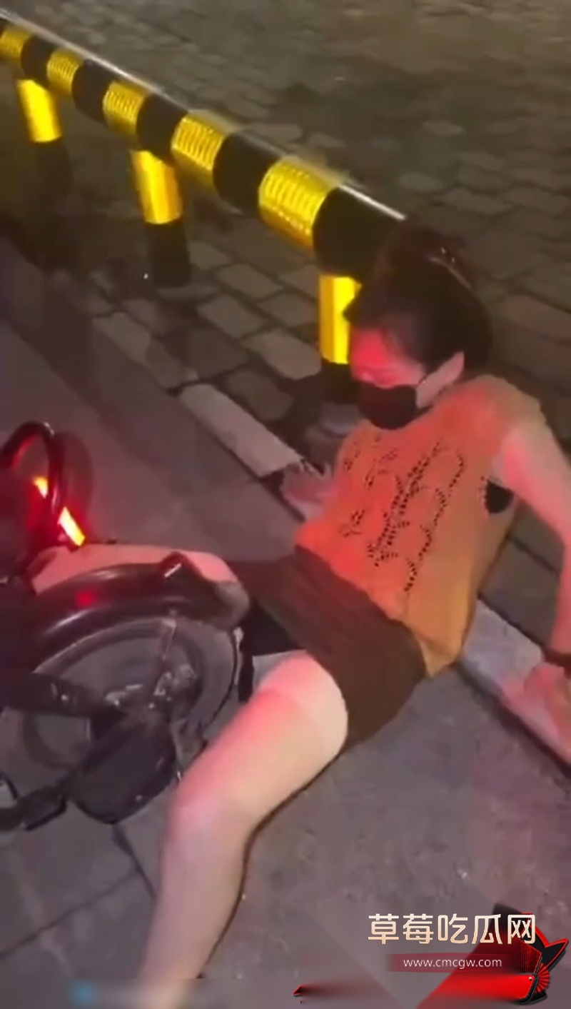 骚女户外寻求刺激 3