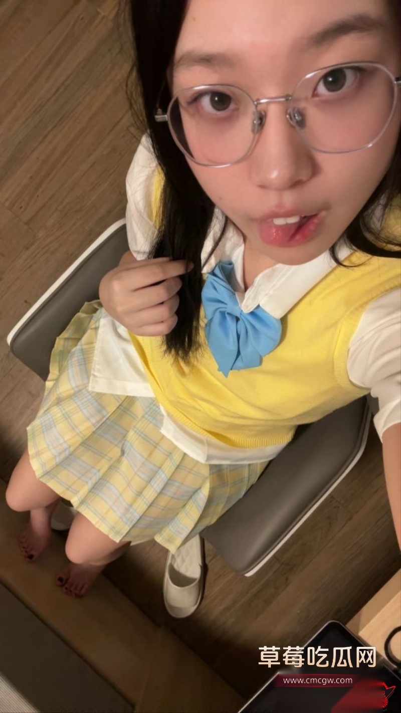 金主猛干眼镜妹高潮连连8