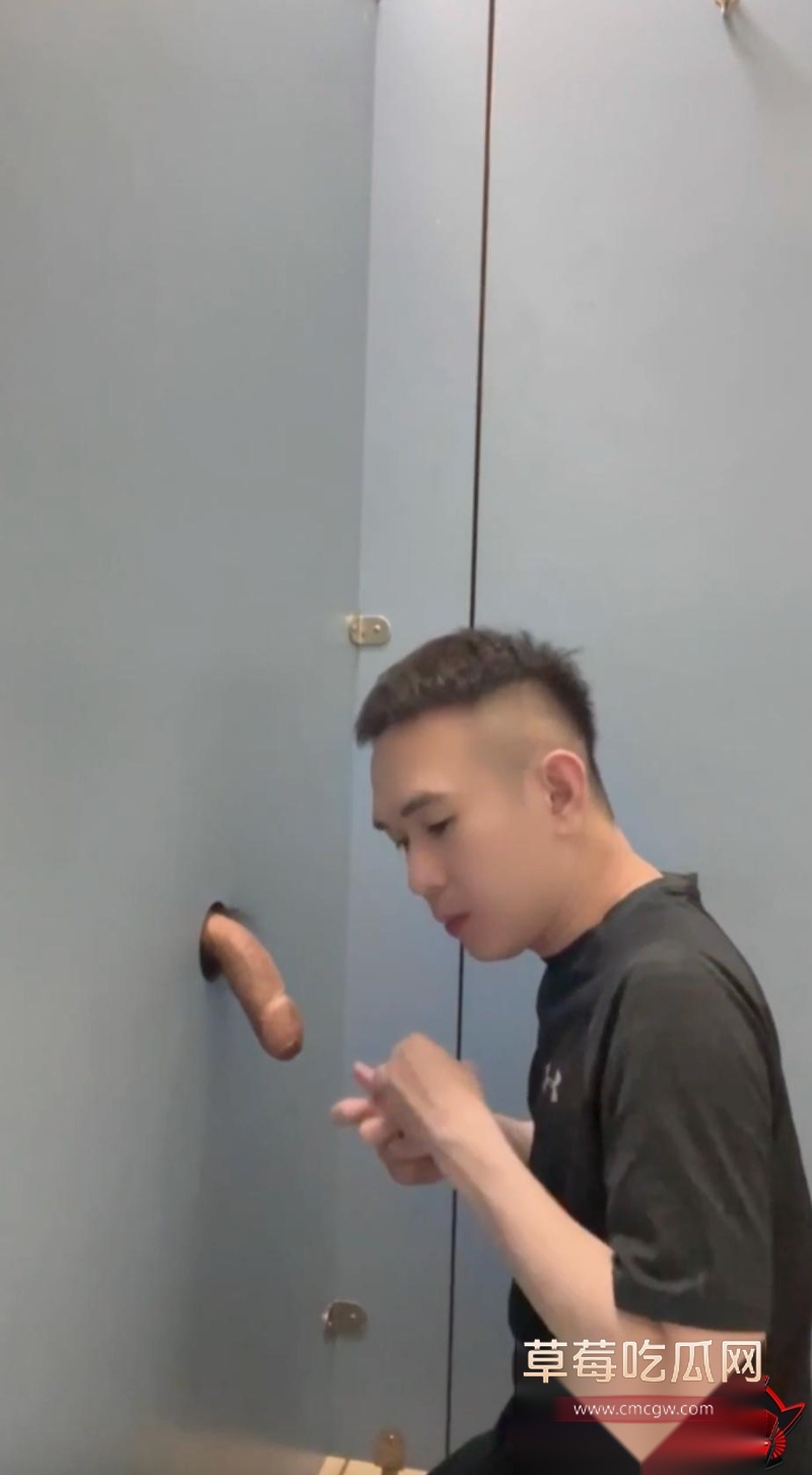 速吸小宝宝公厕屌洞1