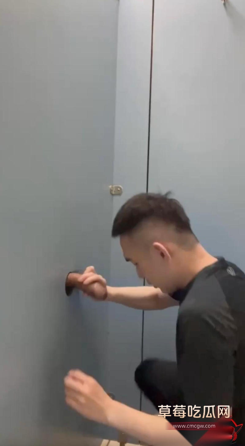 速吸小宝宝公厕屌洞7
